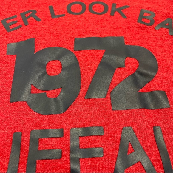 Men’s Buffalo David Britton Never Look Back v-neck short sleeve t-shirt, size M - Picture 3 of 6